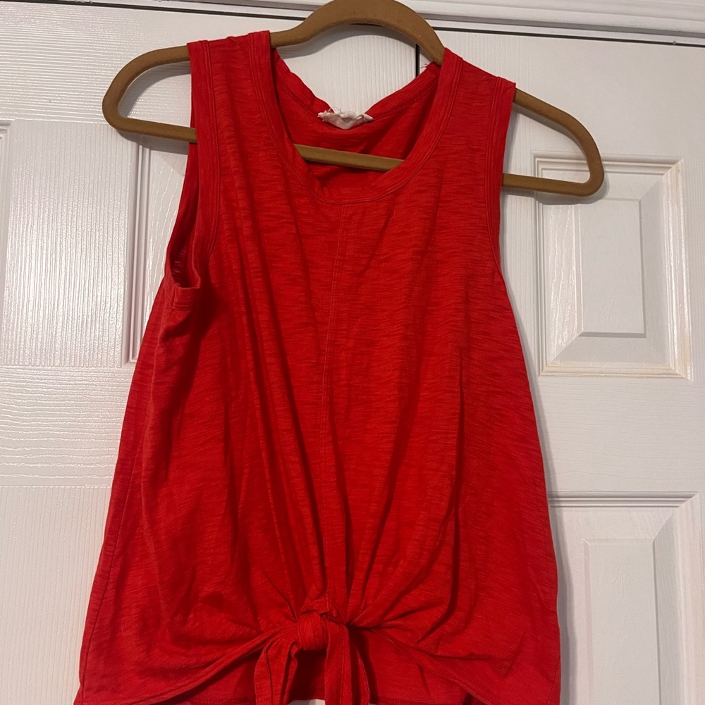 Lovestitch Red Sleeveless Tank Top Size Small with a knot in the front